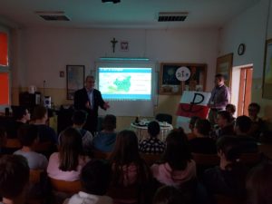 Poszerzanie wiedzy na temat polskiej historii i kultury, promowanie postaw patriotycznych poprzez spotkania szkolnych kawiarenek historycznych – październik 2017r./luty 2018r.